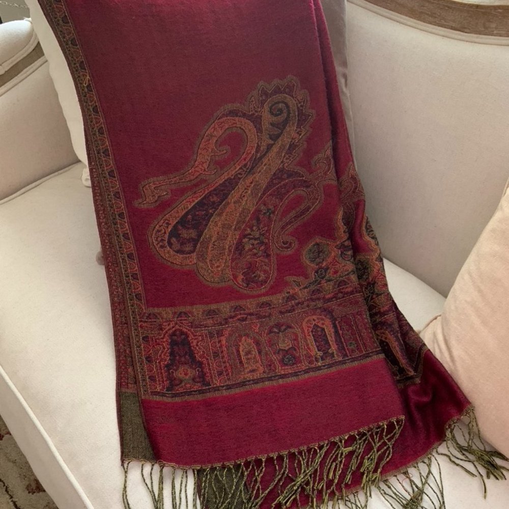 Reversible, Romantic Wrap - Picture 2 of 11